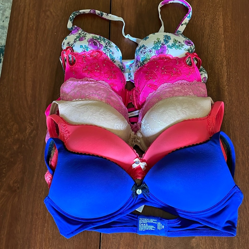 Lot of Victoria Secret bras